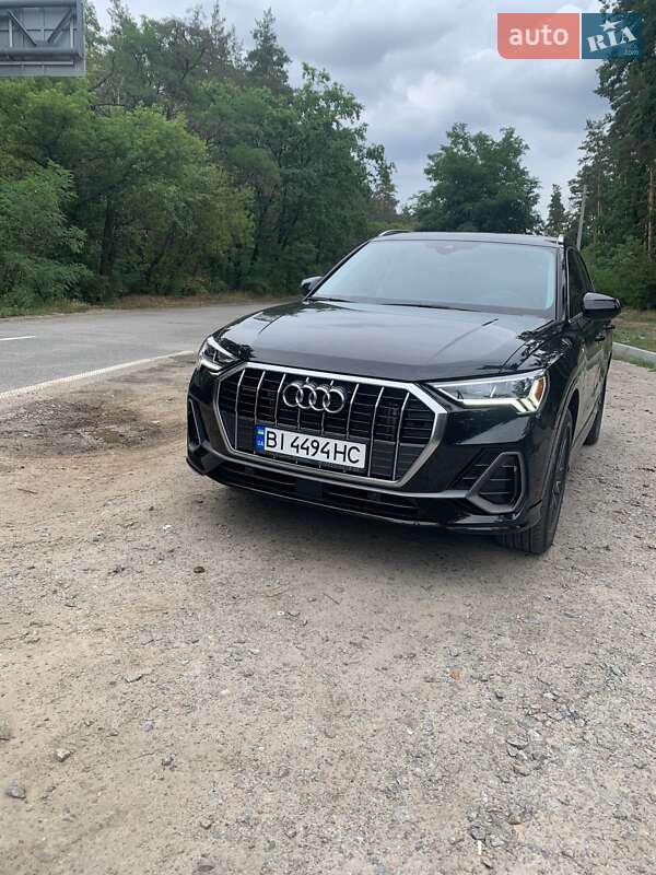 Позашляховик / Кросовер Audi Q3 2022 в Полтаві