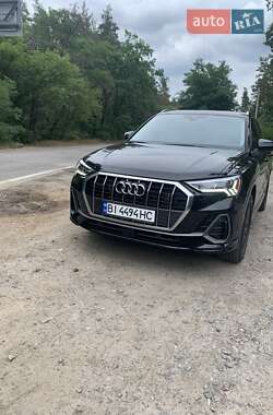 Внедорожник / Кроссовер Audi Q3 2022 в 
