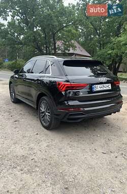 Внедорожник / Кроссовер Audi Q3 2022 в 