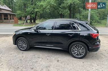 Внедорожник / Кроссовер Audi Q3 2022 в 