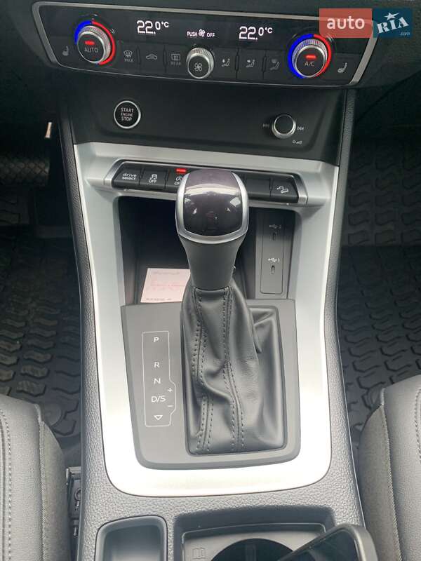 Позашляховик / Кросовер Audi Q3 2022 в Полтаві