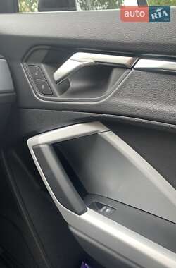 Внедорожник / Кроссовер Audi Q3 2022 в 