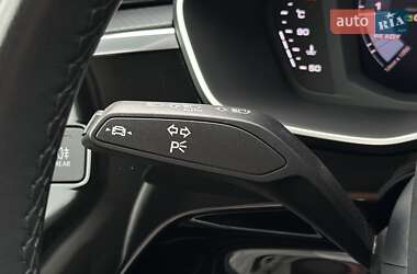 Позашляховик / Кросовер Audi Q3 2021 в 