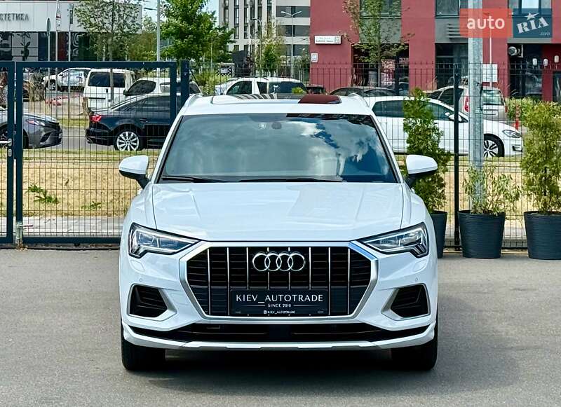 Позашляховик / Кросовер Audi Q3 2020 в Києві