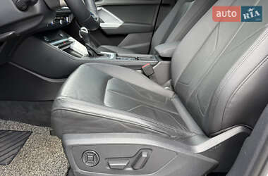 Позашляховик / Кросовер Audi Q3 2020 в 