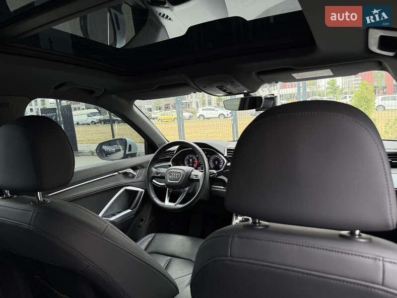 Позашляховик / Кросовер Audi Q3 2020 в Києві