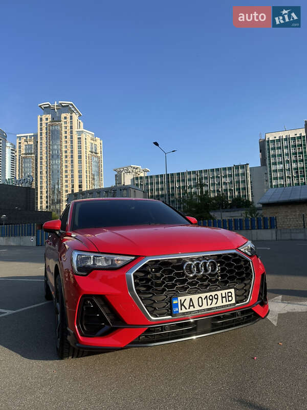 Позашляховик / Кросовер Audi Q3 2021 в Києві