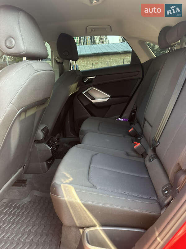 Позашляховик / Кросовер Audi Q3 2021 в Києві