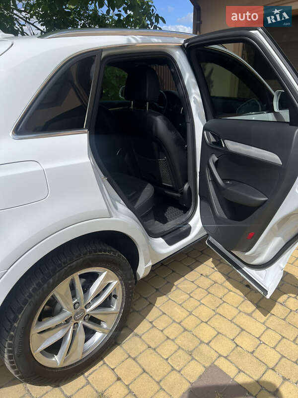 Внедорожник / Кроссовер Audi Q3 2017 в Ивано-Франковске