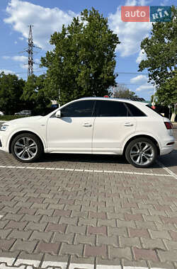 Внедорожник / Кроссовер Audi Q3 2017 в 