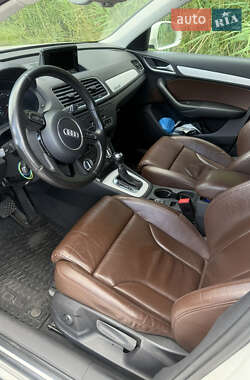 Внедорожник / Кроссовер Audi Q3 2012 в 