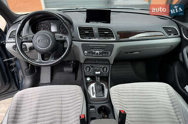 Внедорожник / Кроссовер Audi Q3 2015 в 