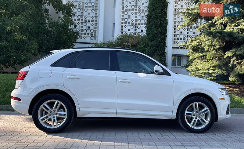 Позашляховик / Кросовер Audi Q3 2016 в Тернополі