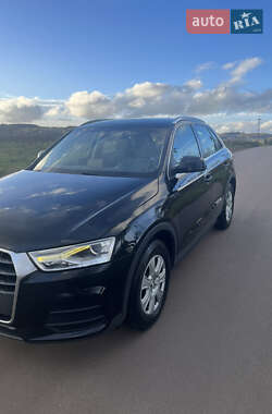 Внедорожник / Кроссовер Audi Q3 2017 в 
