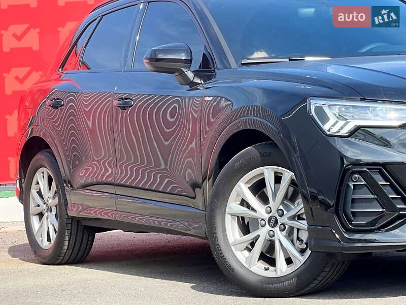 Внедорожник / Кроссовер Audi Q3 2024 в Киеве