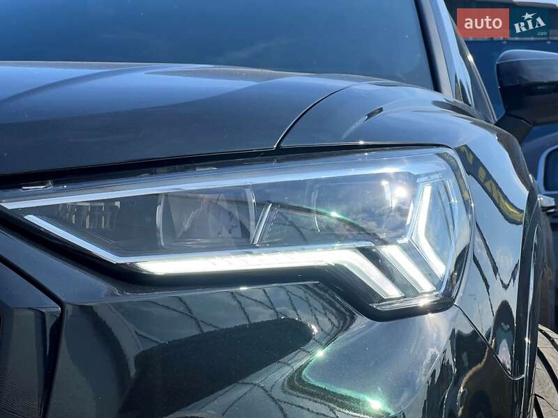 Внедорожник / Кроссовер Audi Q3 2024 в Киеве