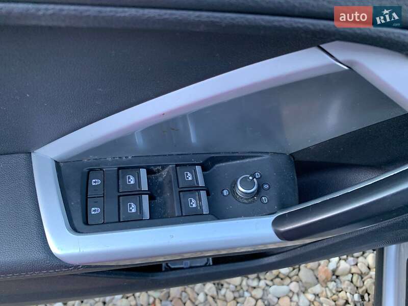 Позашляховик / Кросовер Audi Q3 2019 в Стрию