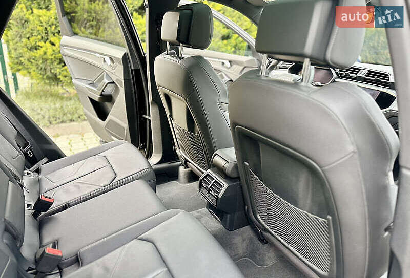 Внедорожник / Кроссовер Audi Q3 2020 в Киеве