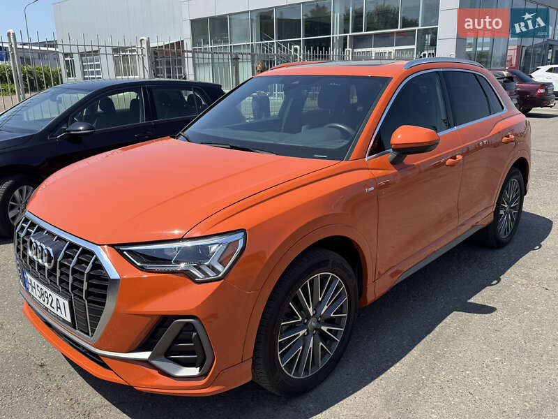 Внедорожник / Кроссовер Audi Q3 2019 в 