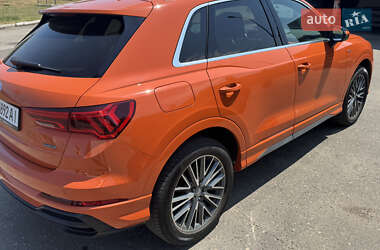 Внедорожник / Кроссовер Audi Q3 2019 в 