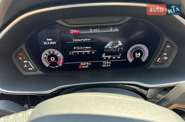 Внедорожник / Кроссовер Audi Q3 2019 в 