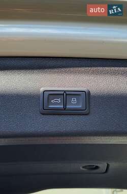 Внедорожник / Кроссовер Audi Q3 2015 в 