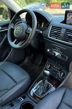Внедорожник / Кроссовер Audi Q3 2016 в 