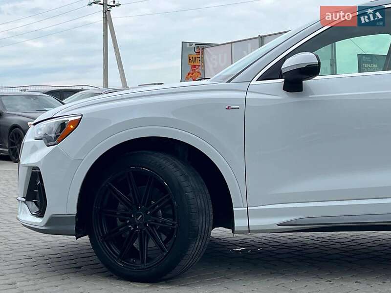 Позашляховик / Кросовер Audi Q3 2020 в Львові