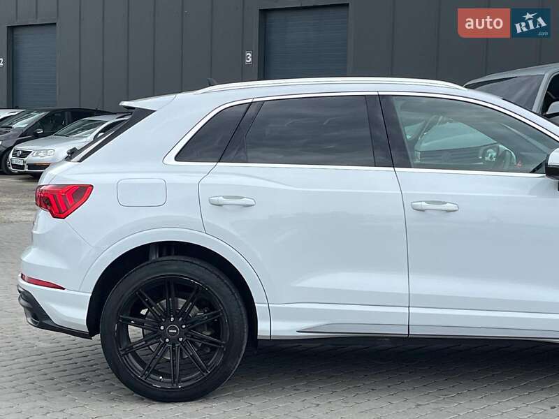 Позашляховик / Кросовер Audi Q3 2020 в Львові