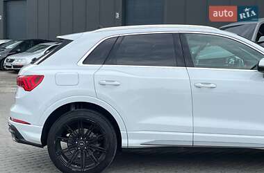 Внедорожник / Кроссовер Audi Q3 2020 в 