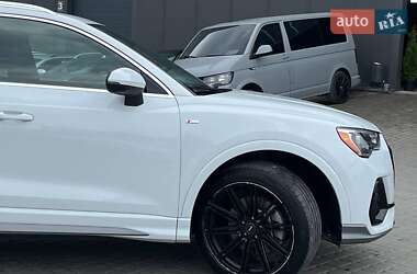 Внедорожник / Кроссовер Audi Q3 2020 в 