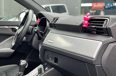 Внедорожник / Кроссовер Audi Q3 2020 в 