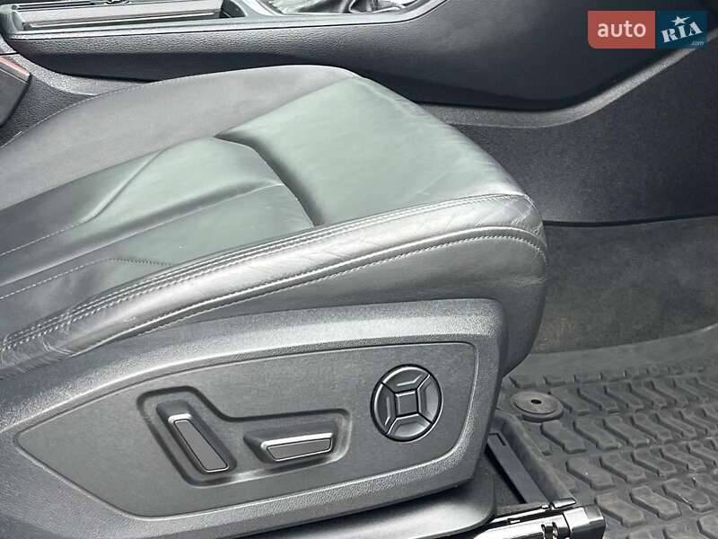 Позашляховик / Кросовер Audi Q3 2020 в Львові