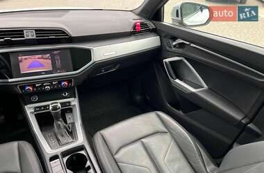 Внедорожник / Кроссовер Audi Q3 2020 в 