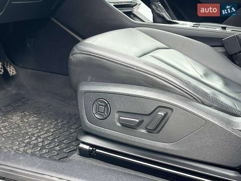 Позашляховик / Кросовер Audi Q3 2020 в Львові