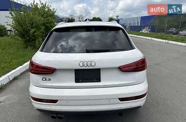 Внедорожник / Кроссовер Audi Q3 2015 в 
