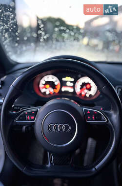 Внедорожник / Кроссовер Audi Q3 2017 в 