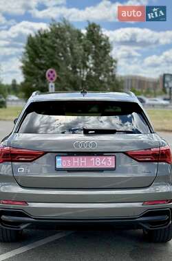 Позашляховик / Кросовер Audi Q3 2019 в 
