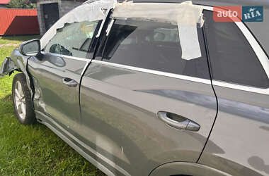 Внедорожник / Кроссовер Audi Q3 2021 в 