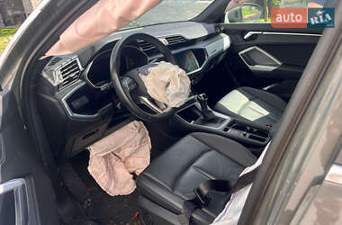 Внедорожник / Кроссовер Audi Q3 2021 в 