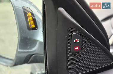 Внедорожник / Кроссовер Audi Q3 2015 в 