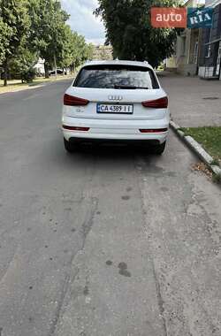Внедорожник / Кроссовер Audi Q3 2017 в 