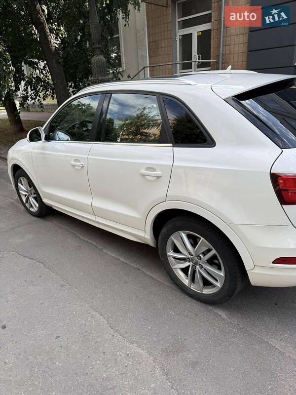 Внедорожник / Кроссовер Audi Q3 2017 в Лубнах
