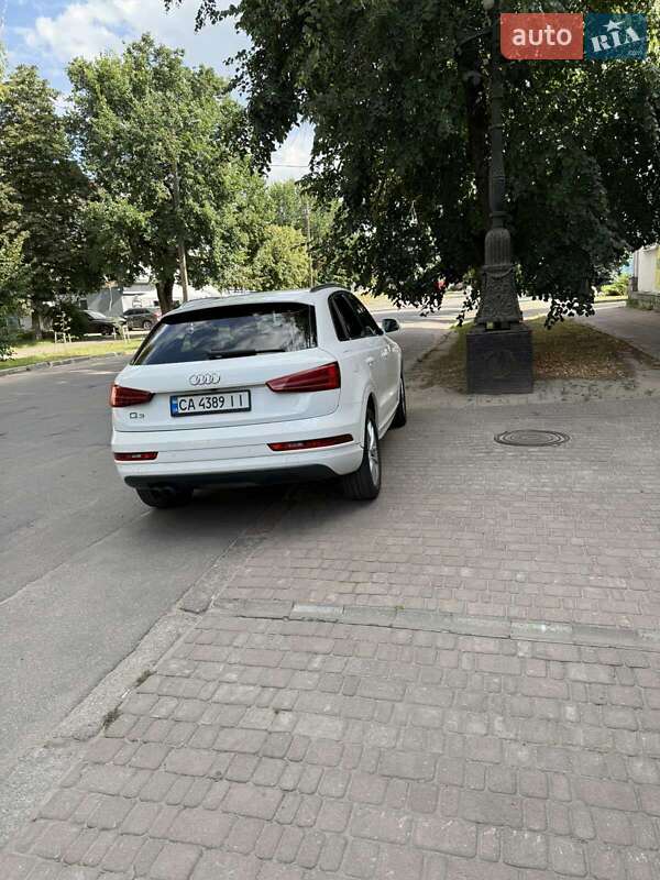 Внедорожник / Кроссовер Audi Q3 2017 в Лубнах