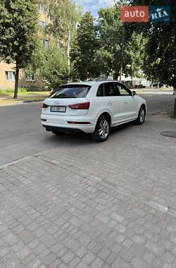 Внедорожник / Кроссовер Audi Q3 2017 в 