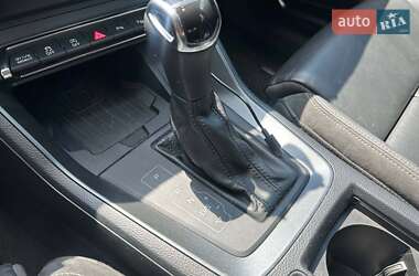 Внедорожник / Кроссовер Audi Q3 2020 в 