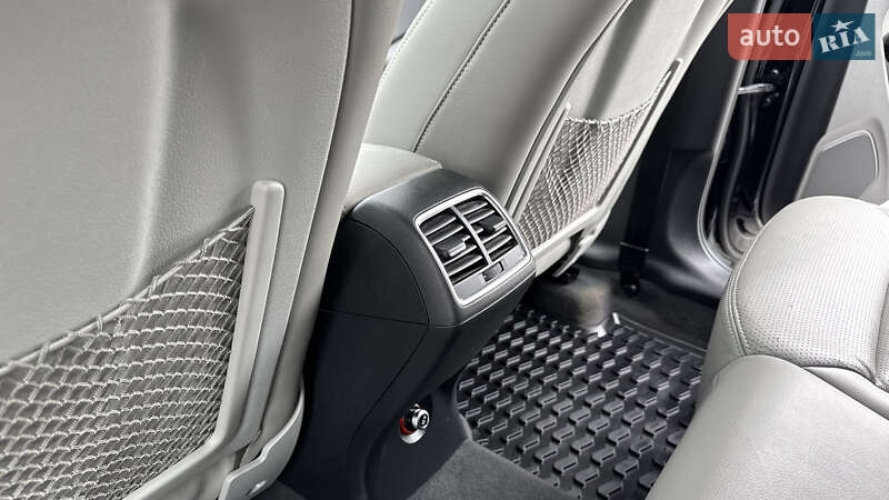Внедорожник / Кроссовер Audi Q3 2012 в Ивано-Франковске