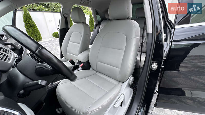Внедорожник / Кроссовер Audi Q3 2012 в Ивано-Франковске
