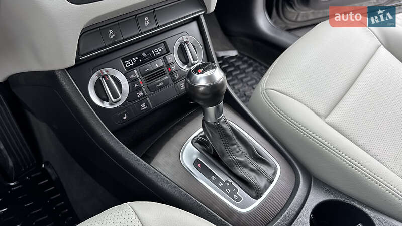 Внедорожник / Кроссовер Audi Q3 2012 в Ивано-Франковске