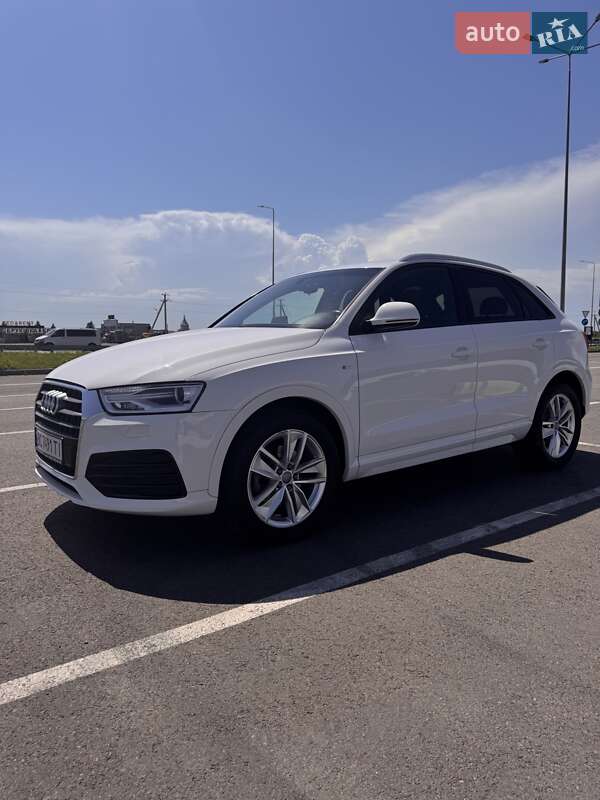 Внедорожник / Кроссовер Audi Q3 2017 в Львове